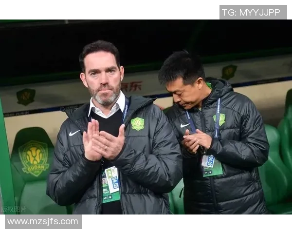 喜讯！我国足坛11月份迎来首位久别巨星，已跟于大宝同框露脸